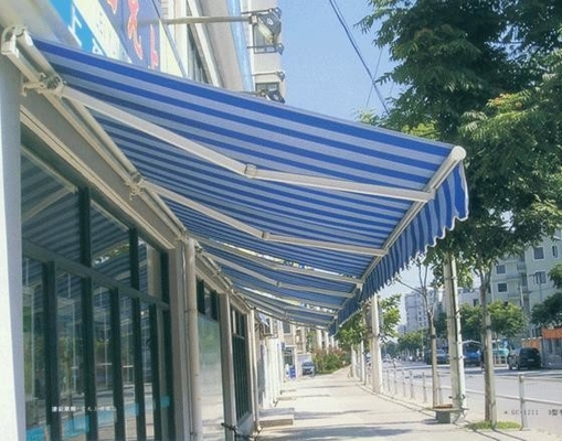 Tente de pare-soleil entièrement ouverte en polyester avec des couleurs personnalisées et du matériau de voile