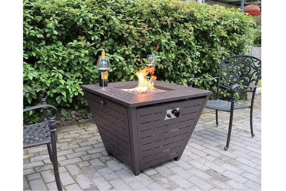Grill en acier en extérieur avec foyer de gaz sans fumée