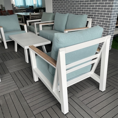Meubles de jardin en extérieur Canapé en rotin d'aluminium Pour une table de luxe