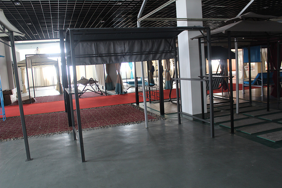 Pergola de pavillon de gazebo à cadre en acier avec 2.45*1.37*2.15M Taille et conception pliable