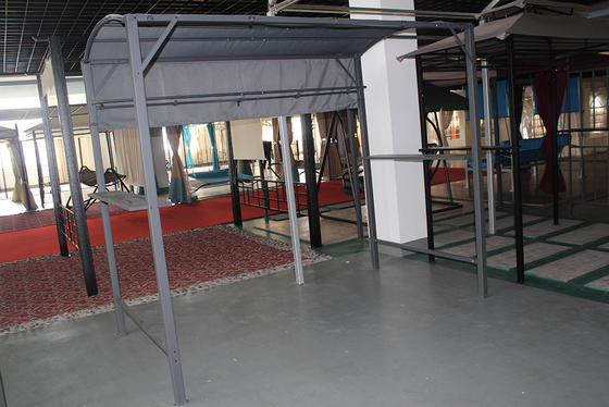 Pergola de pavillon de gazebo à cadre en acier avec 2.45*1.37*2.15M Taille et conception pliable