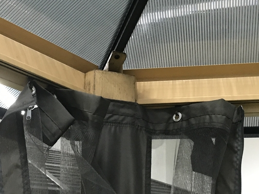 Cadre en aluminium 2x2x2x2.8M Gazebo hexagonal à toit dur pour la protection solaire et la détente