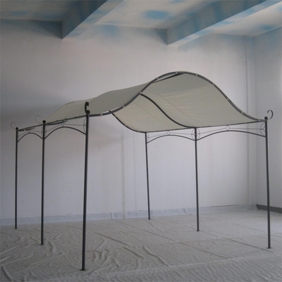 Tente de pergola avec style moderne et bois d'épinette