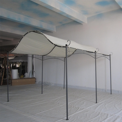 Tente de pergola avec style moderne et bois d'épinette