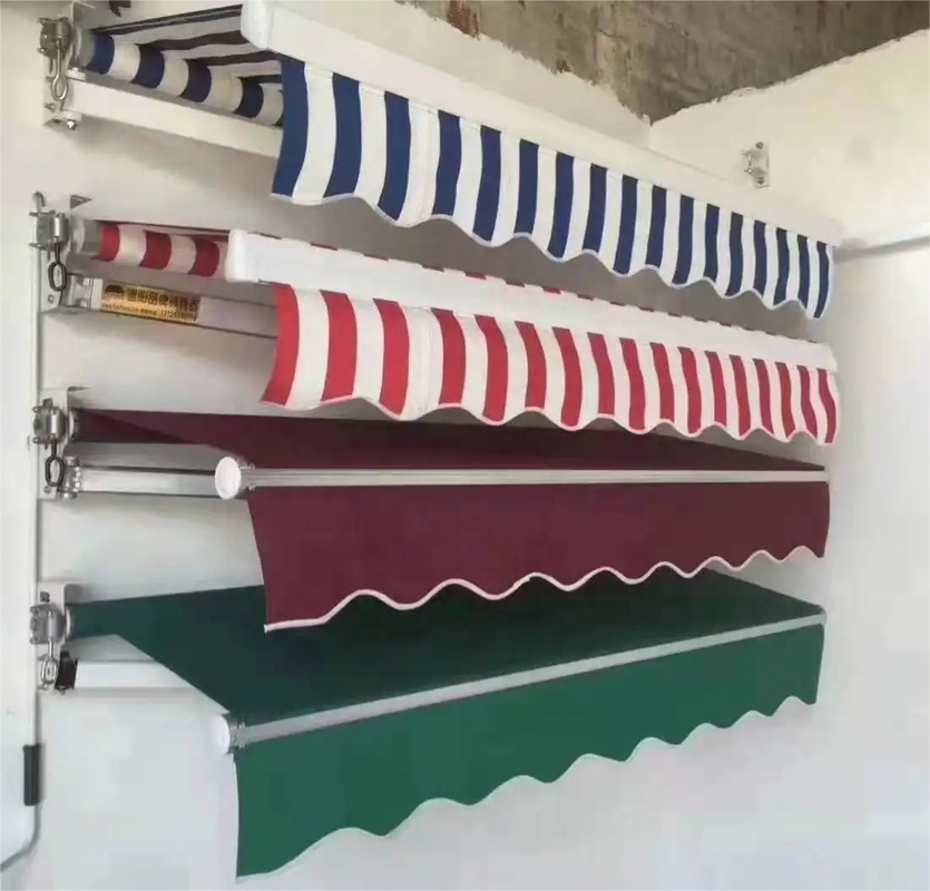 Finition de voile revêtue en PU, type entièrement ouvert, pare-soleil, auvents KD avec cadre en aluminium