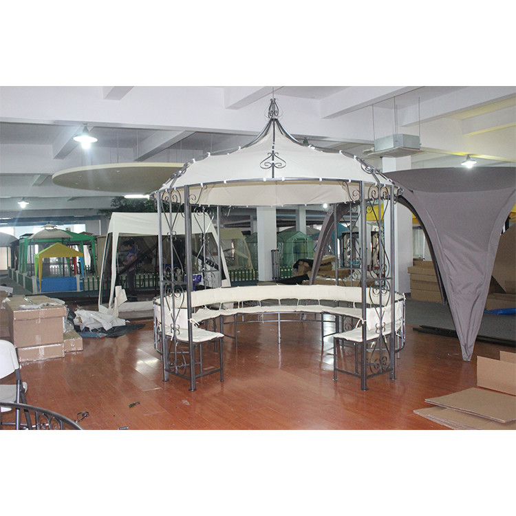 Cadre en acier 3 * 2.9M Modèle de travail ouvert Spire Gazebo pour jardin haute énergie personnalisable